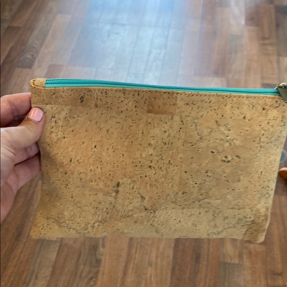 Cork makeup carry